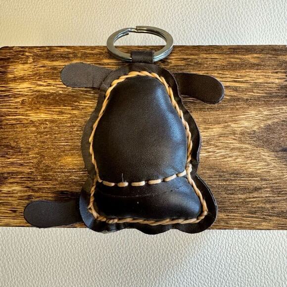 English Bulldog Keychain Leather Dog Puppy Charm NEW FAST SHIP - Picture 2 of 3